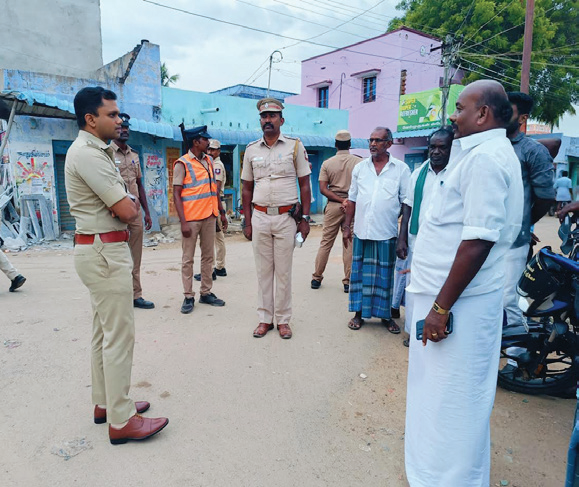 தூத்துக்குடியில் ஆன்ட்டி ரவுடி டீம் தீவிர  ரோந்து பணி: எஸ்பி ஆல்பர்ட் ஜான் உத்தரவு.