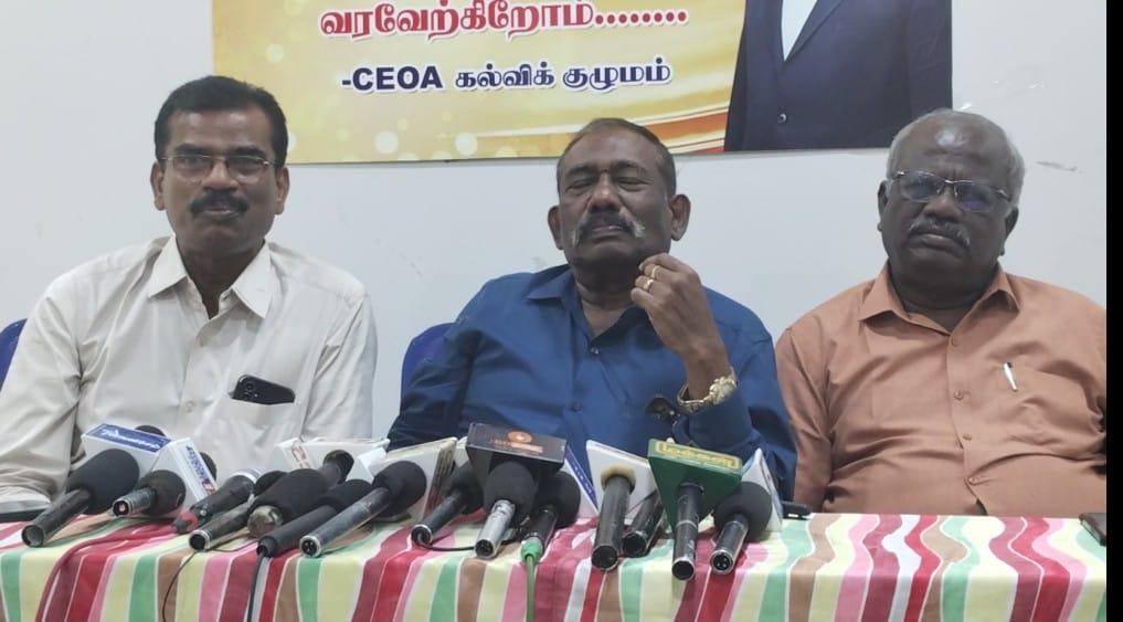 மதுரையில் பள்ளி மற்றும் கல்லூரிகளை நடத்தி வரும் சிஇ ஓஏ கல்விக் குழுமத்தின் நிறுவனர் முனைவர் இராசா கிளைமாக்சு ஓய்வு பெற்ற சுங்கதுறை அதிகாரி ஆவார்.