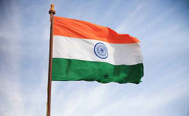 தேசிய கொடியை ஏற்றுவதில் கவனமுடன் இருக்க வேண்டும்- பள்ளிகளுக்கு, கல்வித்துறை உத்தரவு