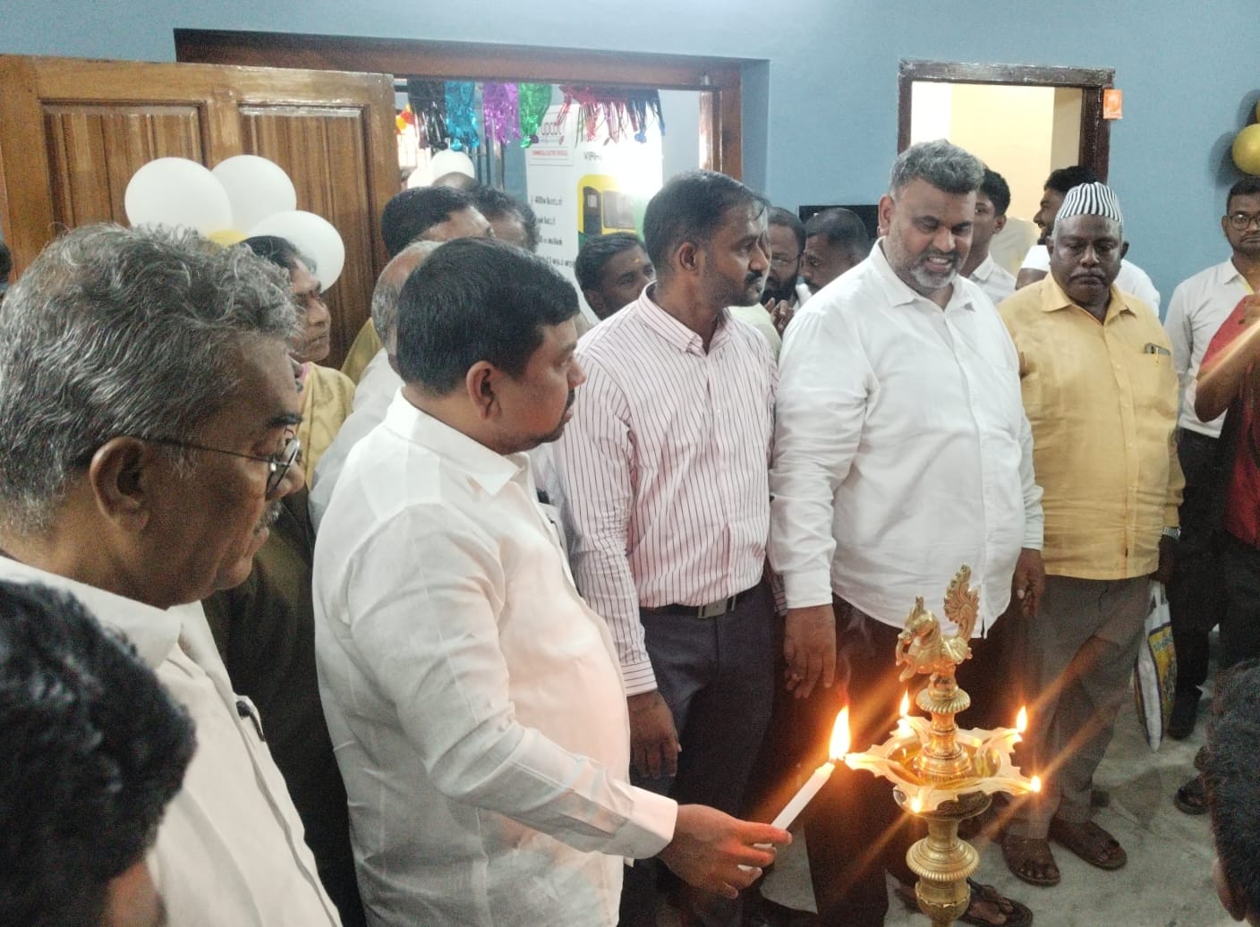 புதிய அப்காட் எலக்ட்ரிக் (பேட்டரி) வாகன விற்பனை புதிய நிறுவன திறப்பு விழா