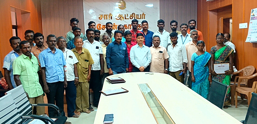 சேரன்மகாதேவி மின் பொறியாளர் மற்றும் பணியாளர்களுக்கு சார் ஆட்சியர் நற்சான்றிதழ் வழங்கினார்!