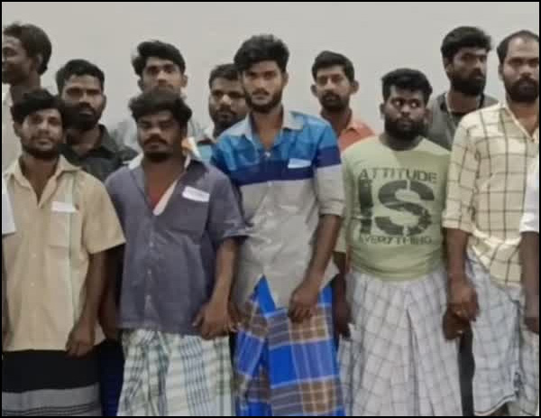 இலங்கை அரசு விடுதலை செய்த 17 தமிழக மீனவர்கள் சென்னை வந்தடைந்தனர்!