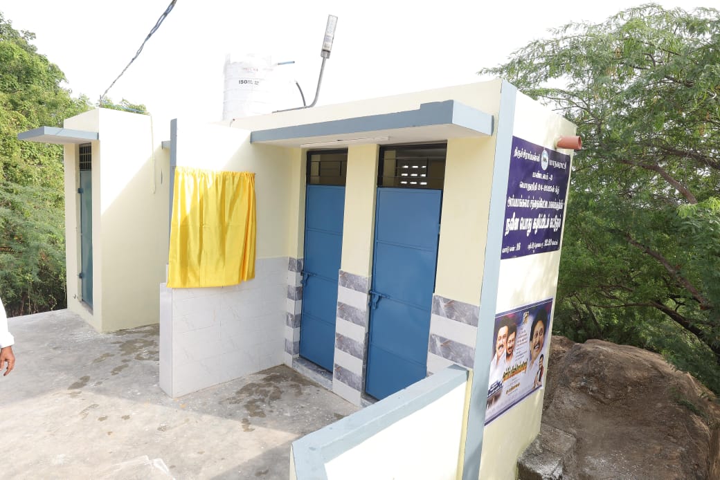 நவீன பொது கழிப்பிடத்தை மக்களின் பயன்பாட்டிற்கு அர்ப்பணித்து வைத்த அமைச்சர்‌‌.