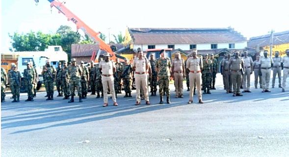 திட்டக்குடியில் துணை ராணுவ படையினர் அணிவகுப்பு தேர்தலை முன்னிட்டு பாதுகாப்பு பலப்படுத்தல்