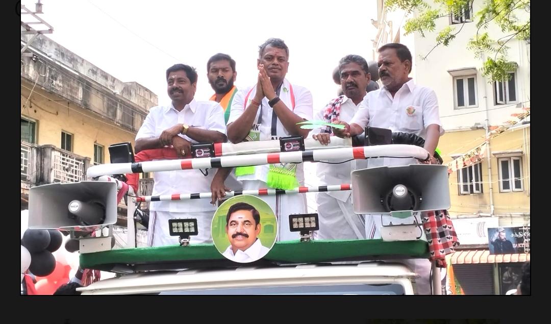 திருச்சி கிழக்கு சட்டமன்றத் தொகுதியில் அதிமுக வேட்பாளர் ராஜசேகரன் வாக்கு சேகரிப்பு