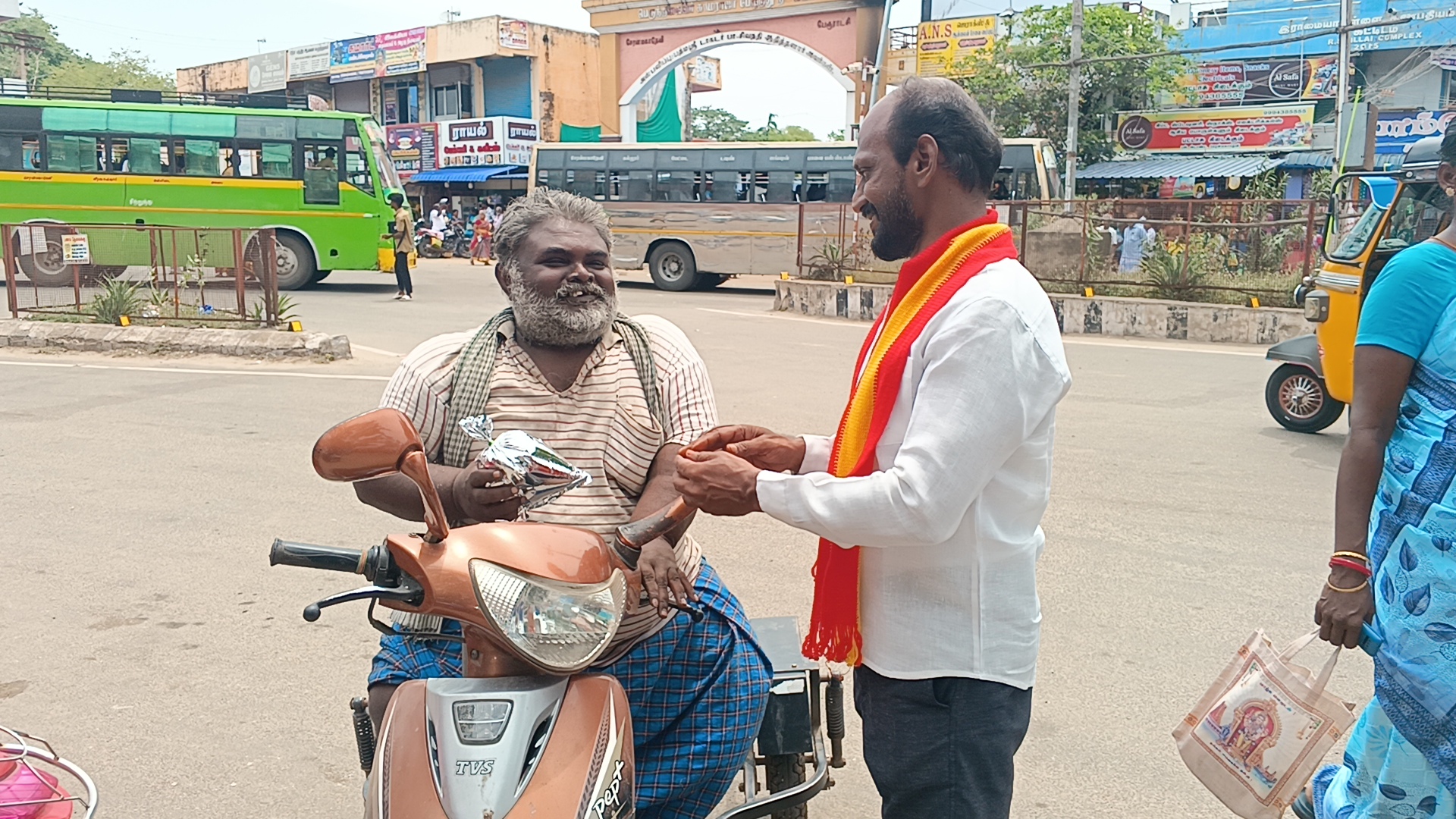 தமிழக முதல்வர் ஜோசப் விஜயின் பிறந்தநாளை முன்னிட்டு தொடரும் அன்னதானம்