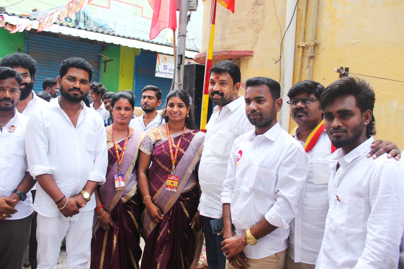 முதல்வர் ஜோசப் விஜய் பிறந்தநாளை முன்னிட்டு திருச்சி சங்கிலியாண்டபுரத்தில் அன்னதானம்