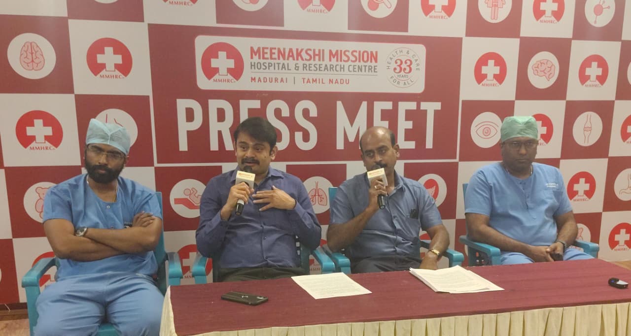 தென் தமிழகத்தில் முதன்முறை: விலா குருத்தெலும்பைப் பயன்படுத்தி 16 வயது சிறுவனுக்கு ஒரே கட்டத்தில் காது மறுசீரமைப்பு அறுவை சிகிச்சை