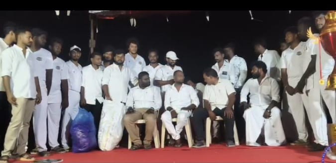 கல்லூரில் முதலாம் ஆண்டு கிரிக்கெட் விழா: கல்லூர் கிரிக்கெட் குழு சாம்பியன்